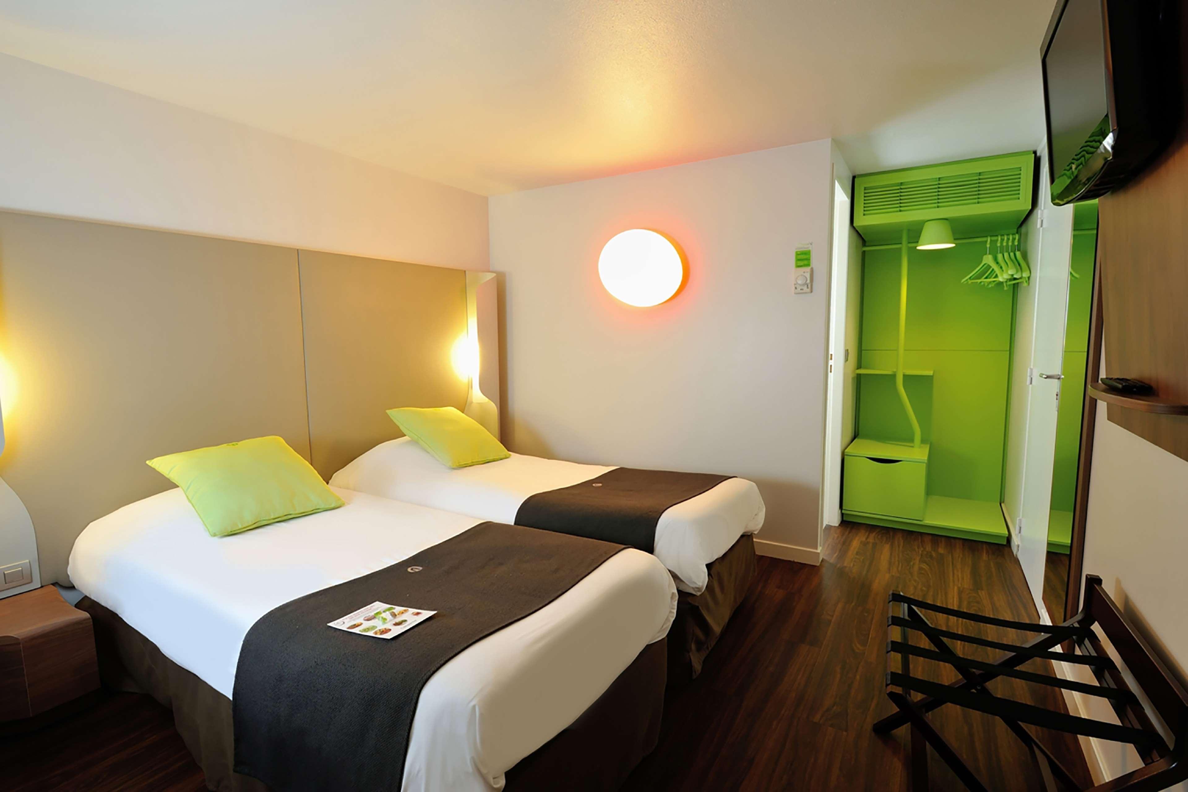 Campanile Orange Centre Sortie 21 Sur A7 A9 Hotell Eksteriør bilde