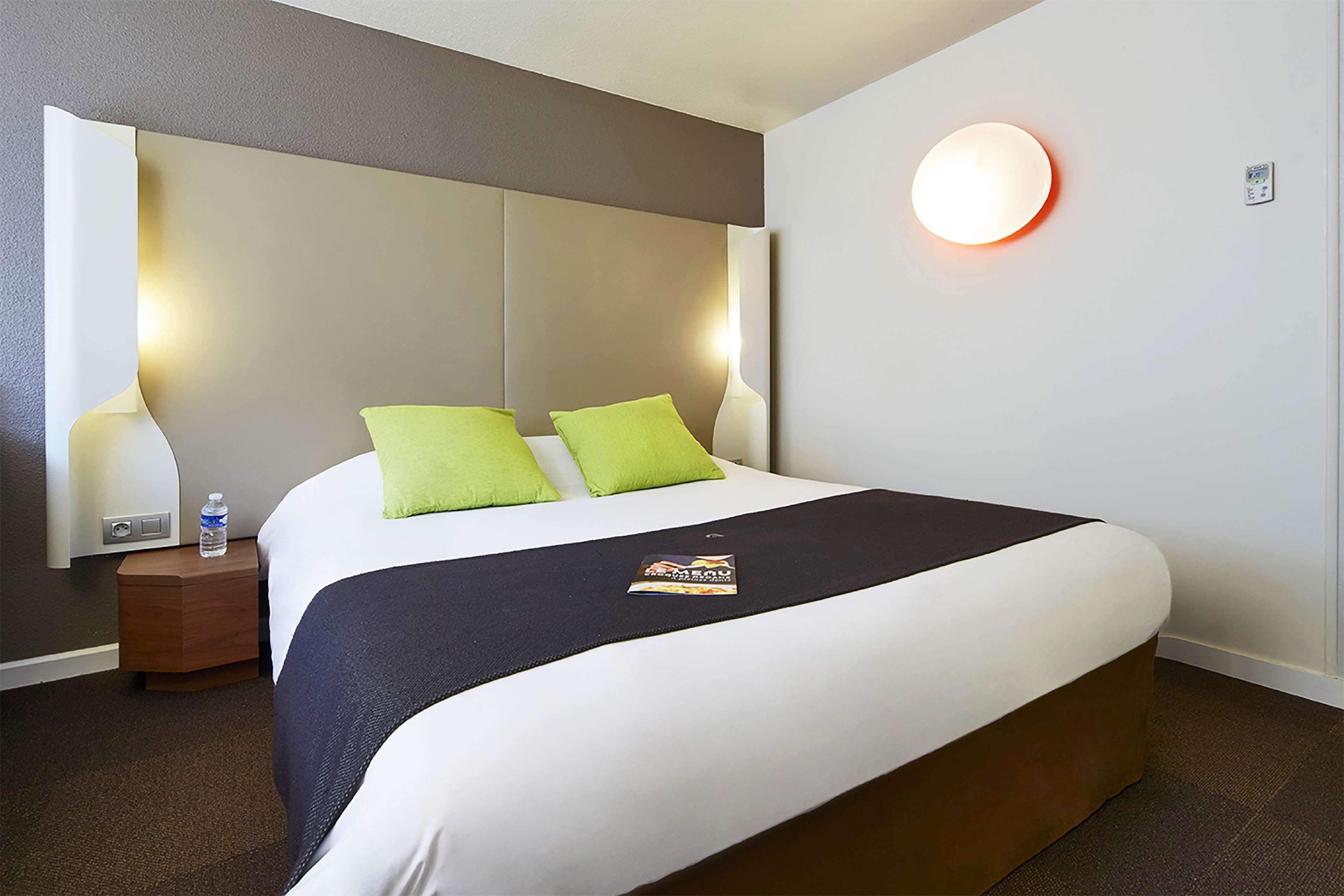 Campanile Orange Centre Sortie 21 Sur A7 A9 Hotell Eksteriør bilde