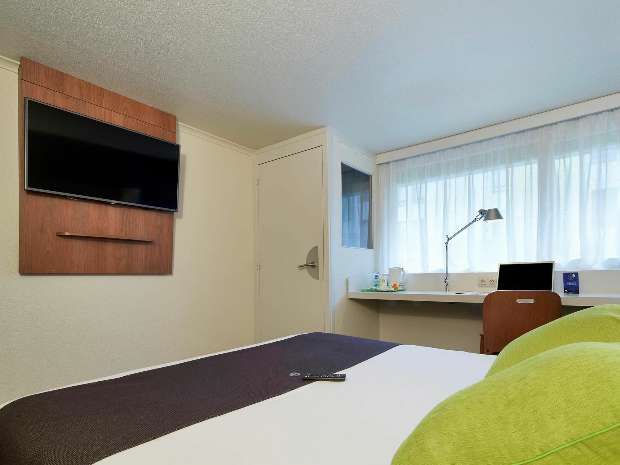 Campanile Orange Centre Sortie 21 Sur A7 A9 Hotell Eksteriør bilde